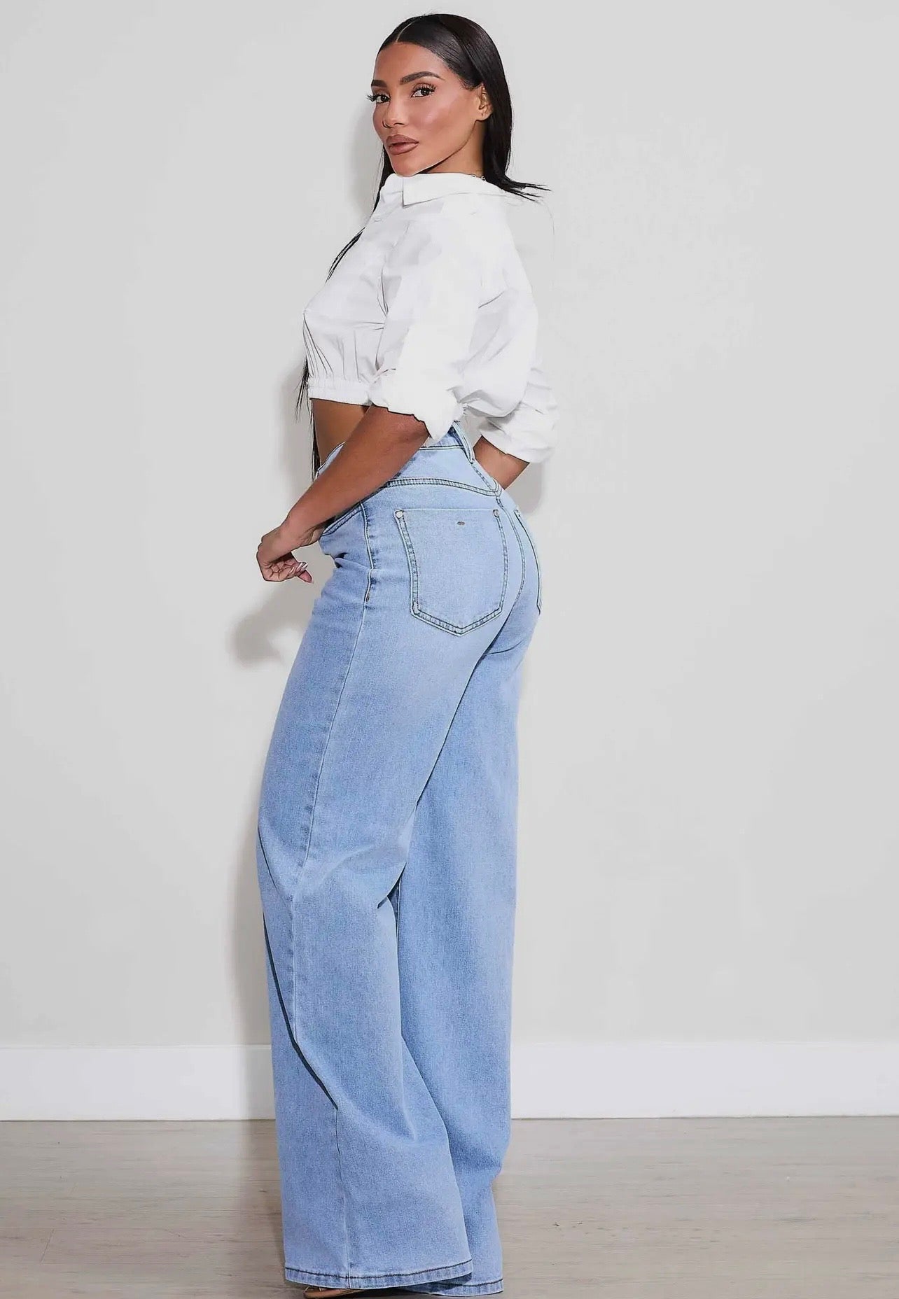Vibrant Light Wash Boyfriend Jean