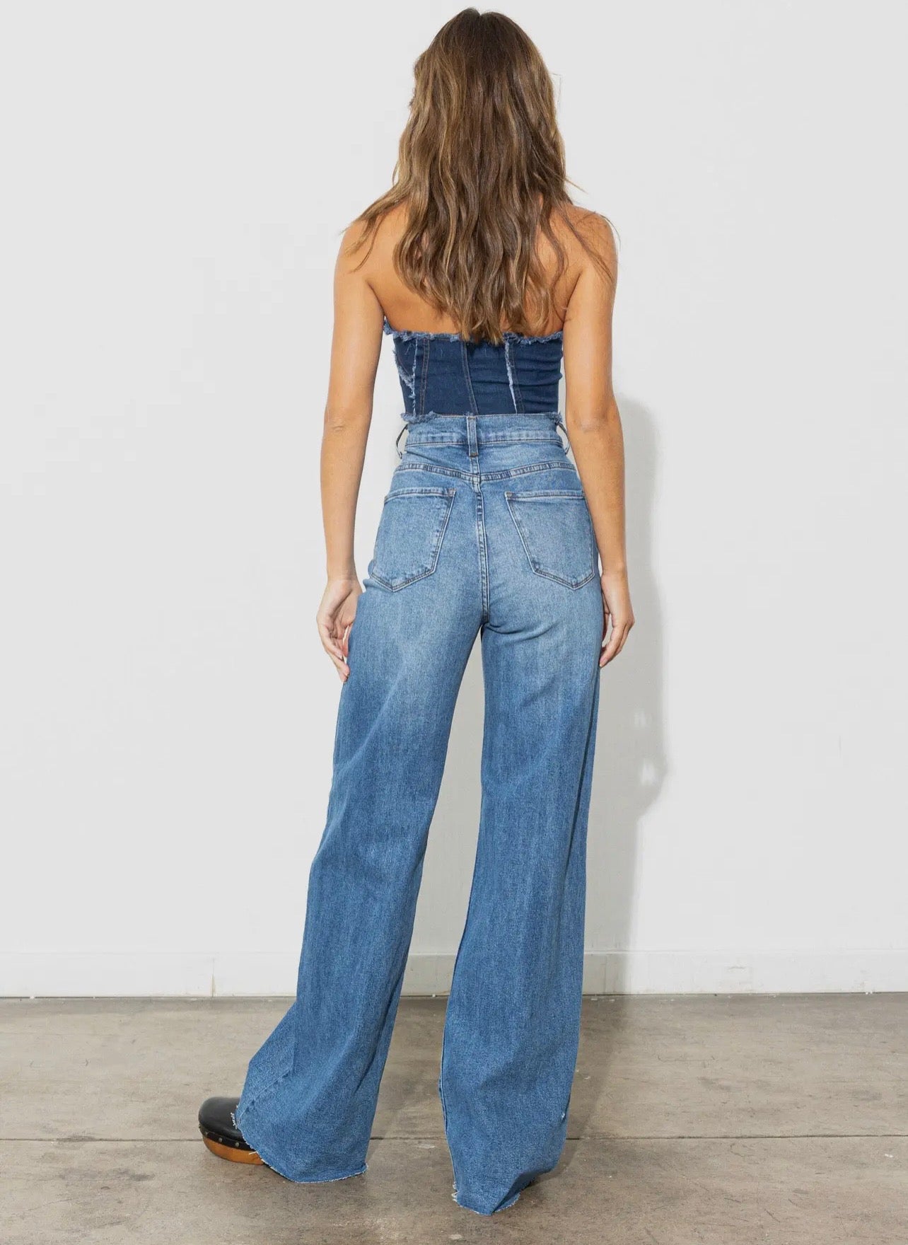Vibrant Boyfriend Jean Medium Wash
