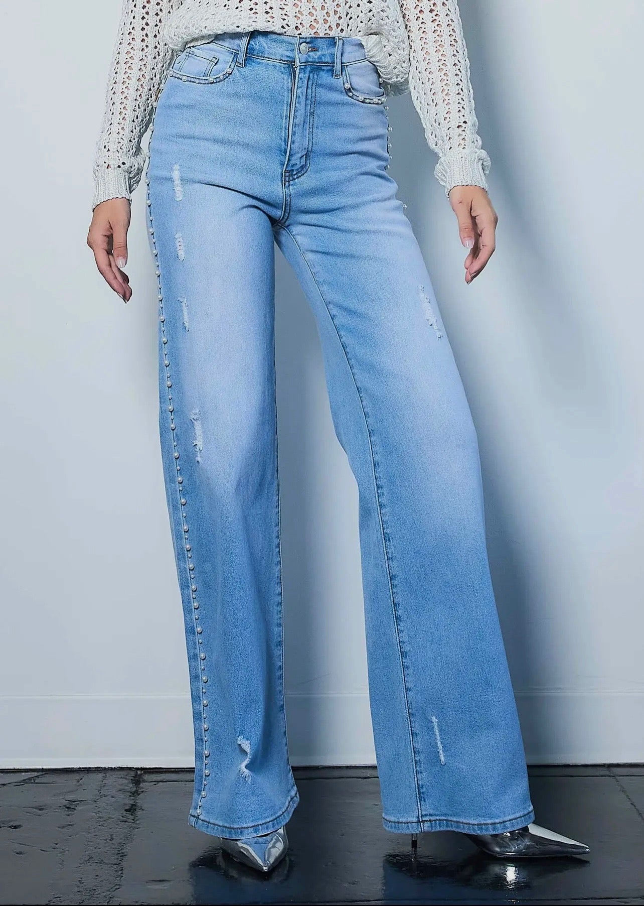 Vibrant High Rise Blue Wash Denim With Pearls