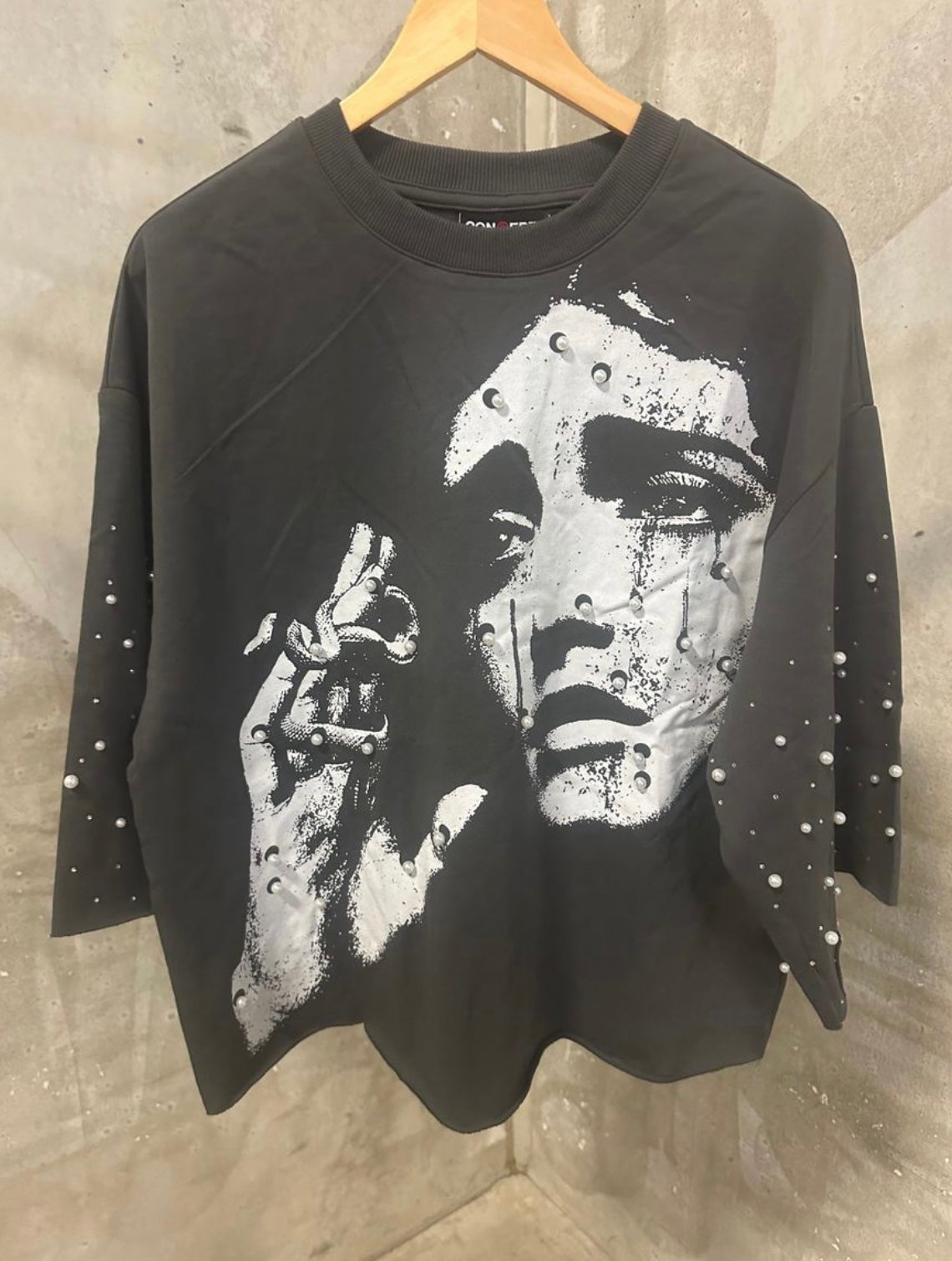 Concept Boxy Goth Pearl Tee