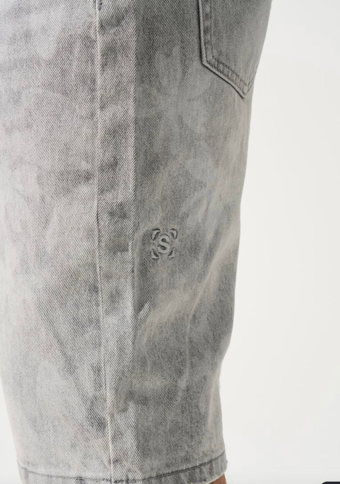 Serenede “SAKURA” Denim Short (With Wallet Chain)